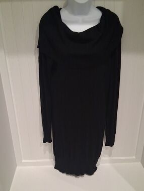 Black Off-Shoulder Knit Skirt